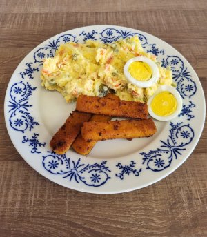 Kroužek vaření - rybí prsty s bramborovým salátem